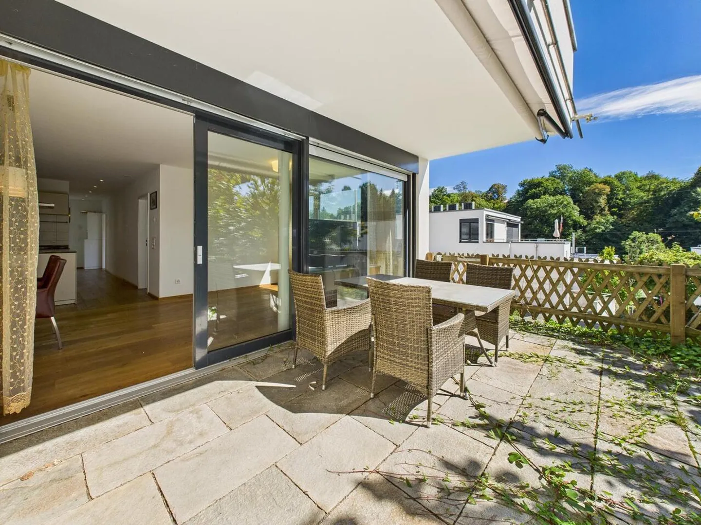 Appartement lumineux avec terrasse - Photo 1 sur 6