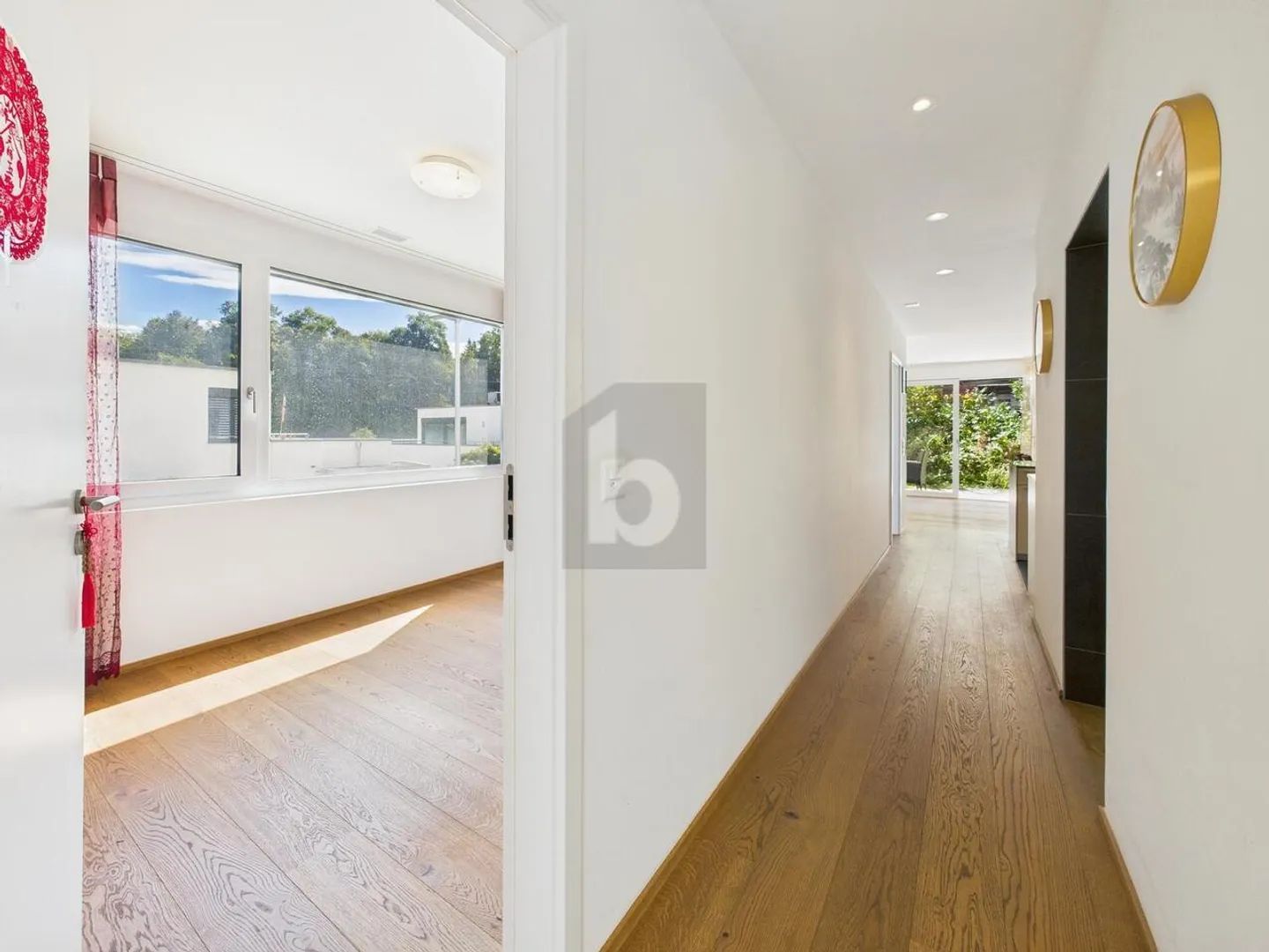 Appartement lumineux avec terrasse - Photo 2 sur 6