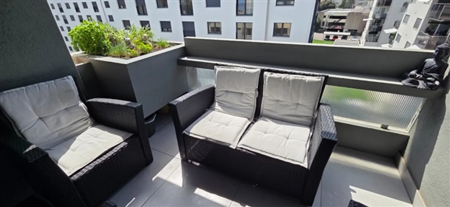 Bright 3.5-room penthouse apartment - Photo 3 of 8