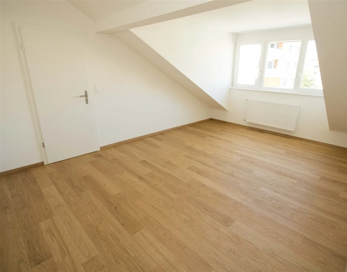 Attico premium con vista & ristrutturazione moderna Zurigo Wiedikon - Foto 6 di 10