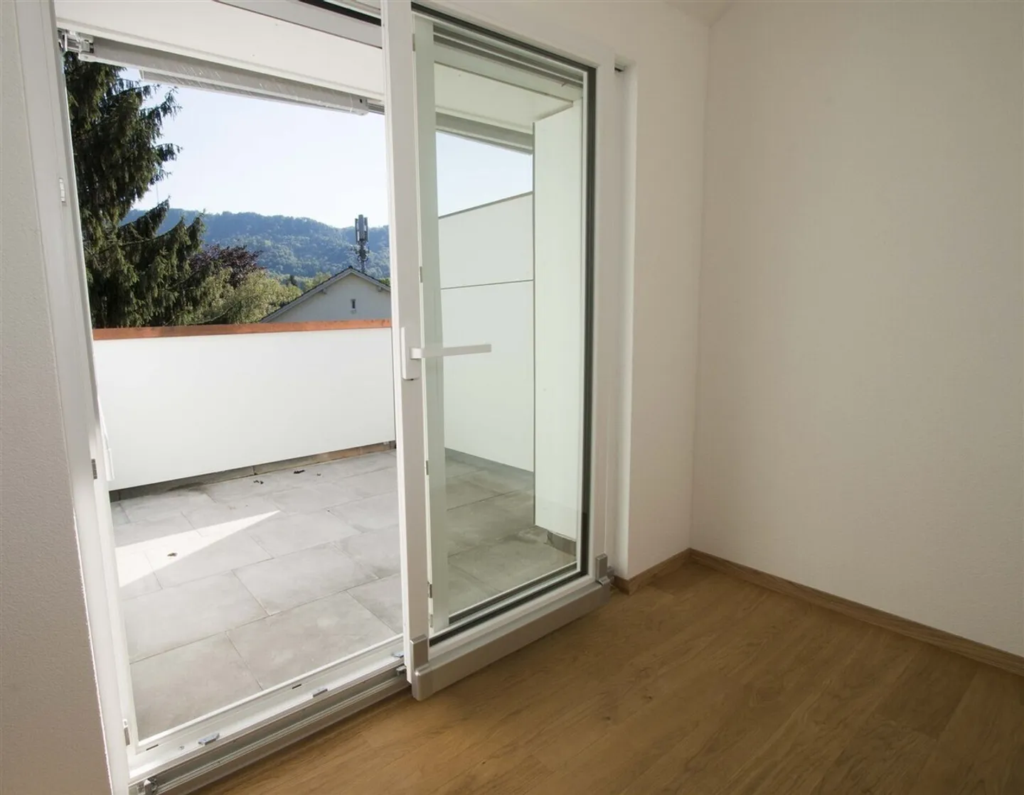 Attico premium con vista & ristrutturazione moderna Zurigo Wiedikon - Foto 7 di 10