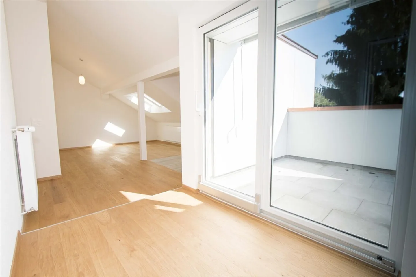 Attico premium con vista & ristrutturazione moderna Zurigo Wiedikon - Foto 8 di 10