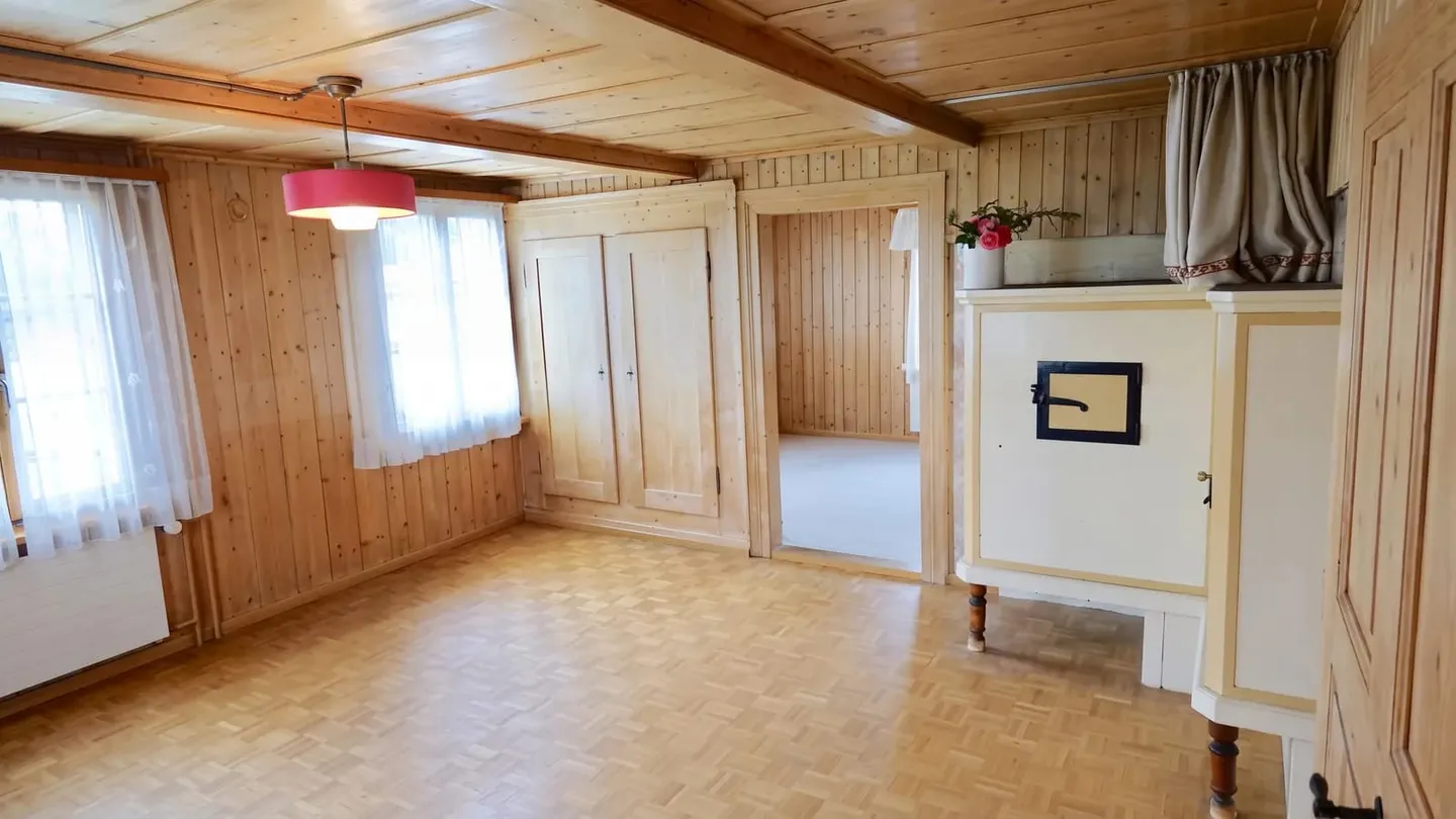 Charming Single Family Home - Photo 5 of 12