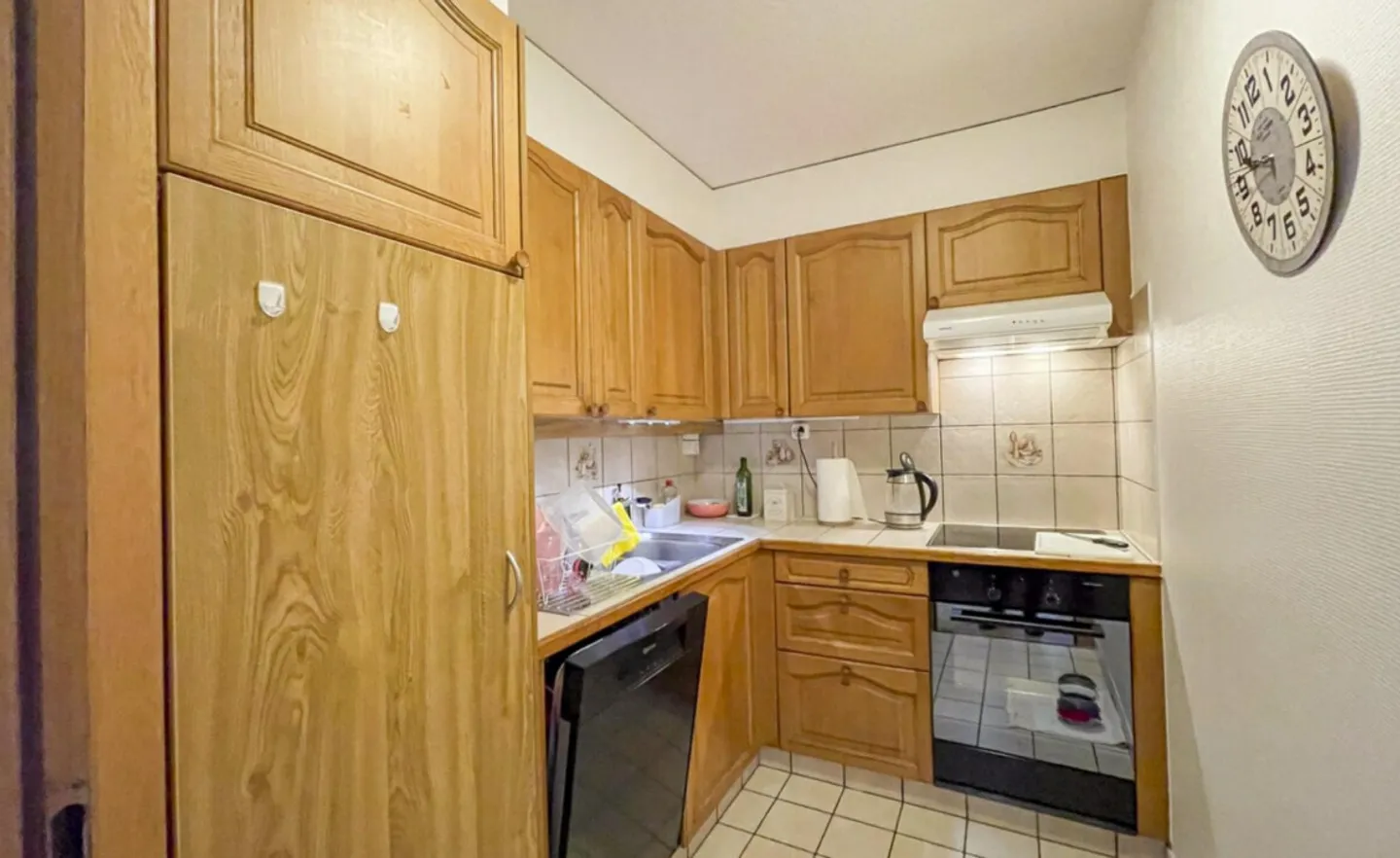 3.5 ROOM APARTMENT WITH BALCONY - ALREADY RENTED, IMMEDIATE RETURN FOR INVESTORS - Photo 9 of 13