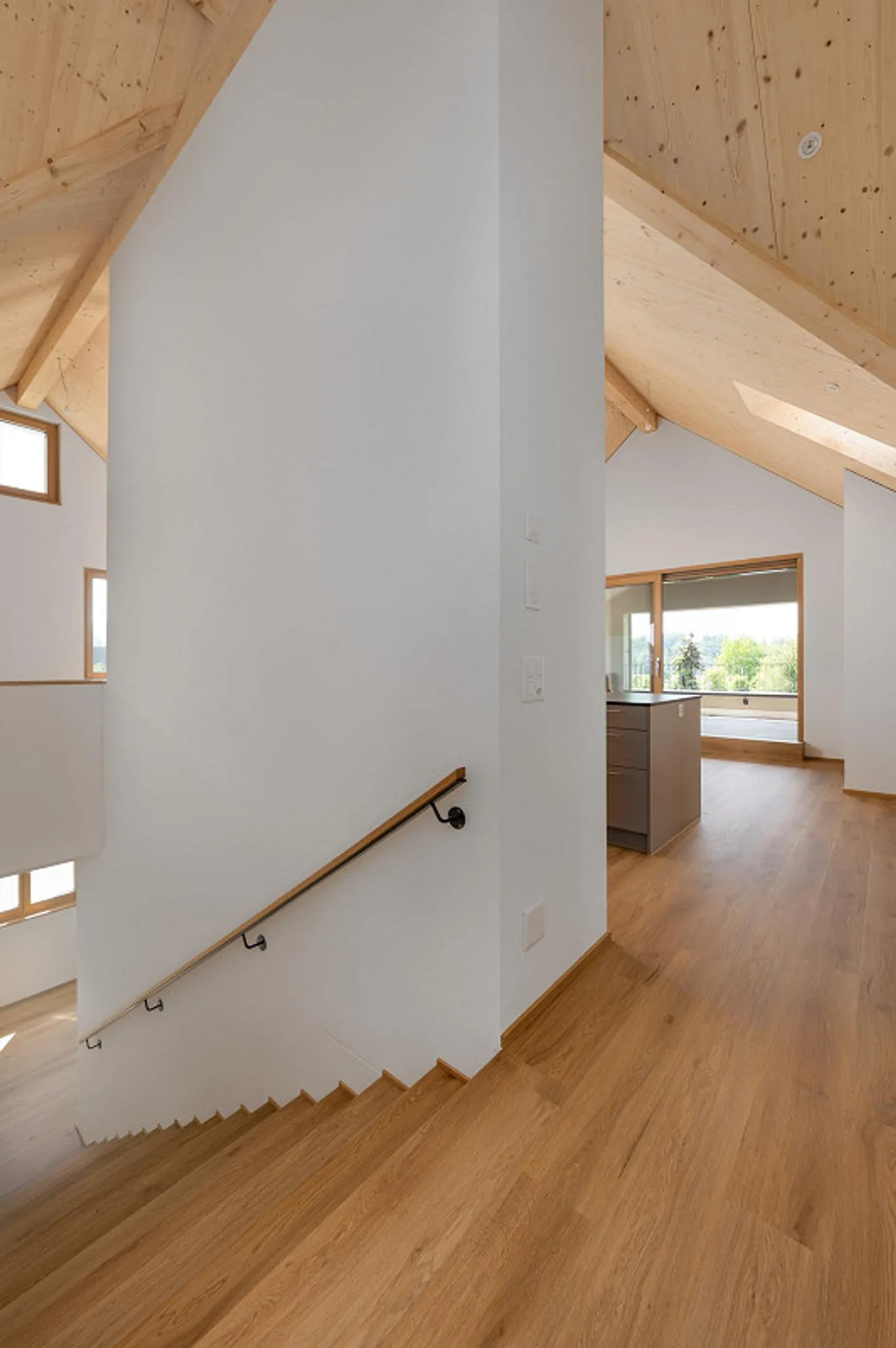 Exclusive 5.5-room new penthouse apartment with direct lift access - Photo 8 of 27