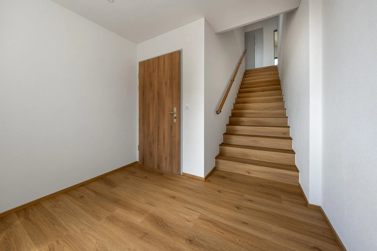Exclusive 5.5-room new penthouse apartment with direct lift access - Photo 11 of 27
