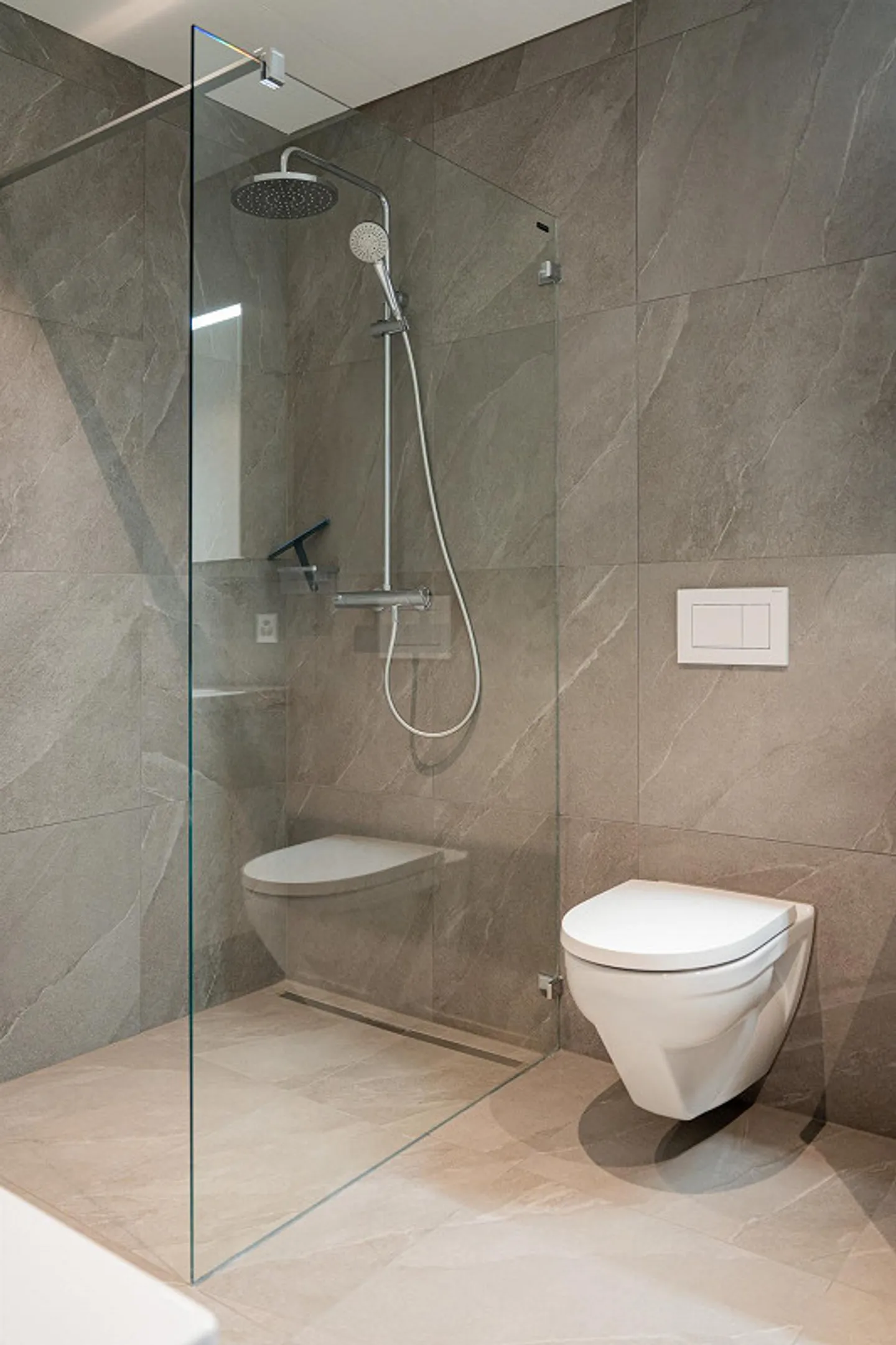 Exclusive 5.5-room new penthouse apartment with direct lift access - Photo 19 of 27