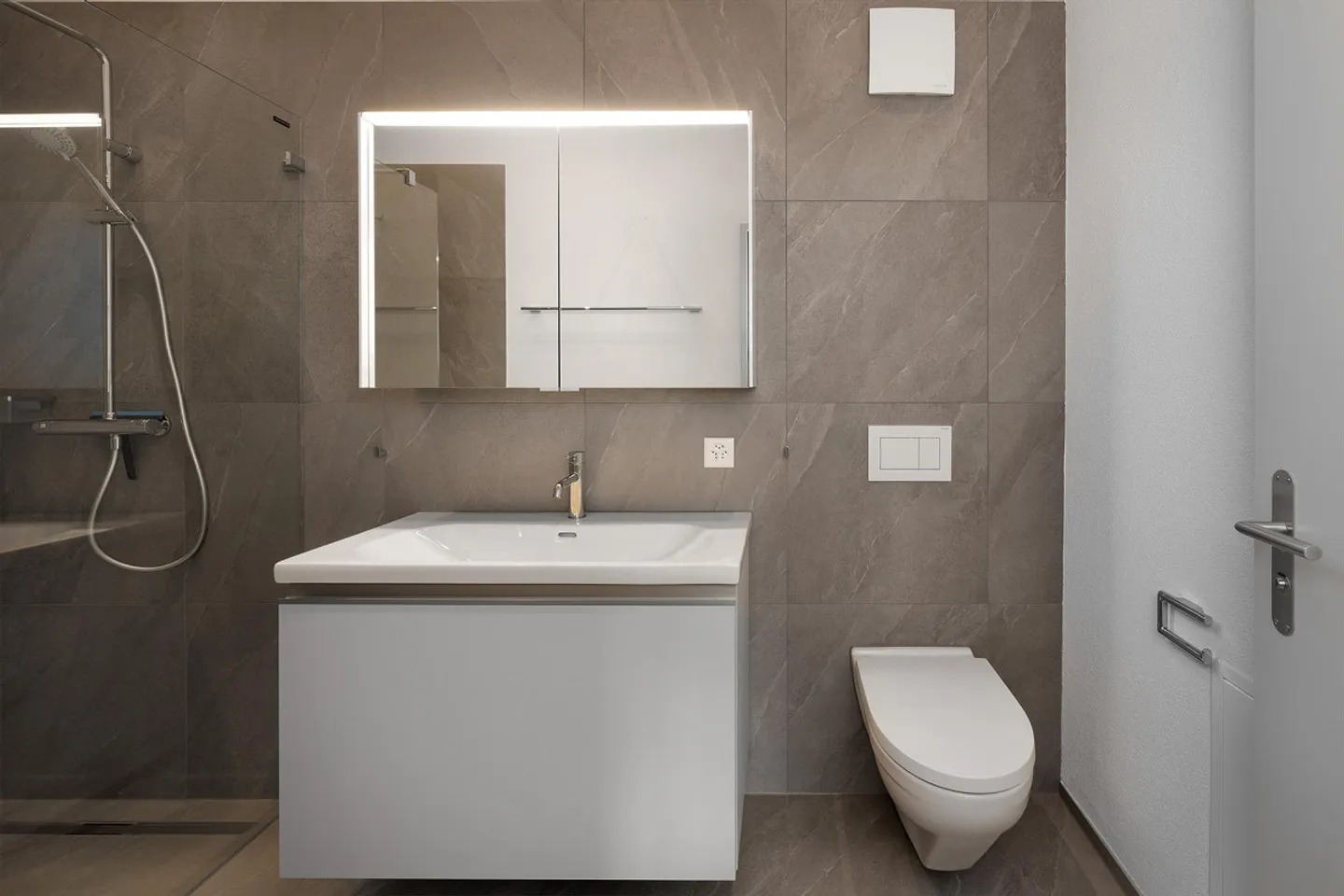 Exclusive 5.5-room new penthouse apartment with direct lift access - Photo 21 of 27