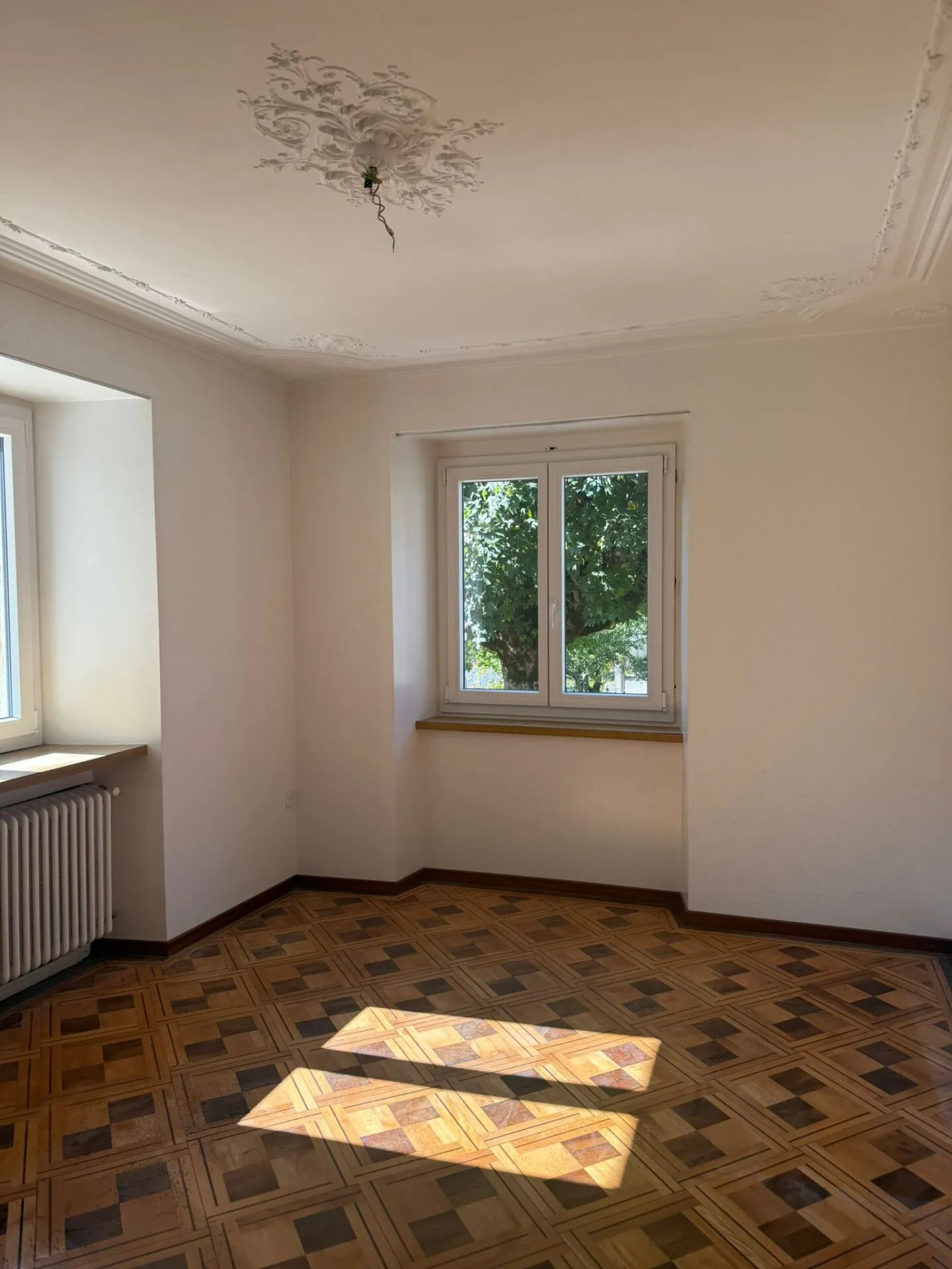 Sonvilier, magnificent 2.5-room apartment on the ground floor with balcony - Photo 5 of 6