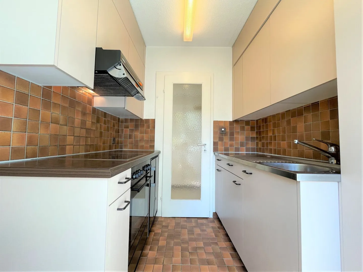 Affordable apartment with balcony in a perfect location in St. Gallen - Photo 2 of 9