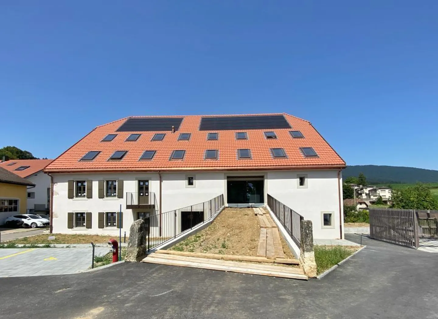 Einzigartige Gelegenheit! Wunderschöne neue Wohnung im Herzen der Natur - Foto 1 von 9
