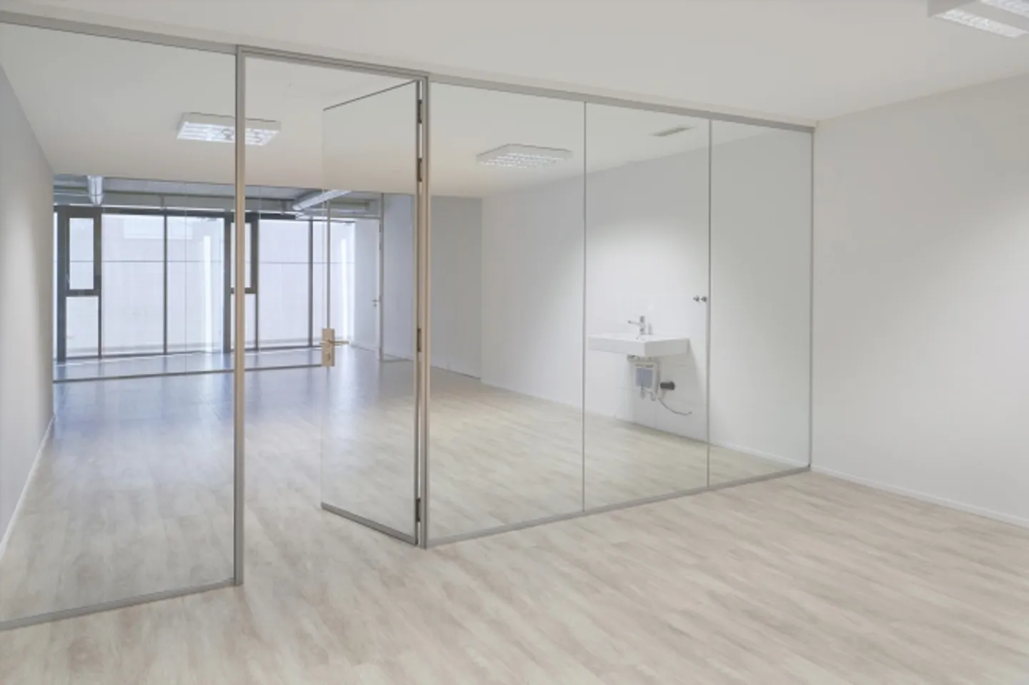 Office space for rent - Photo 3 of 5