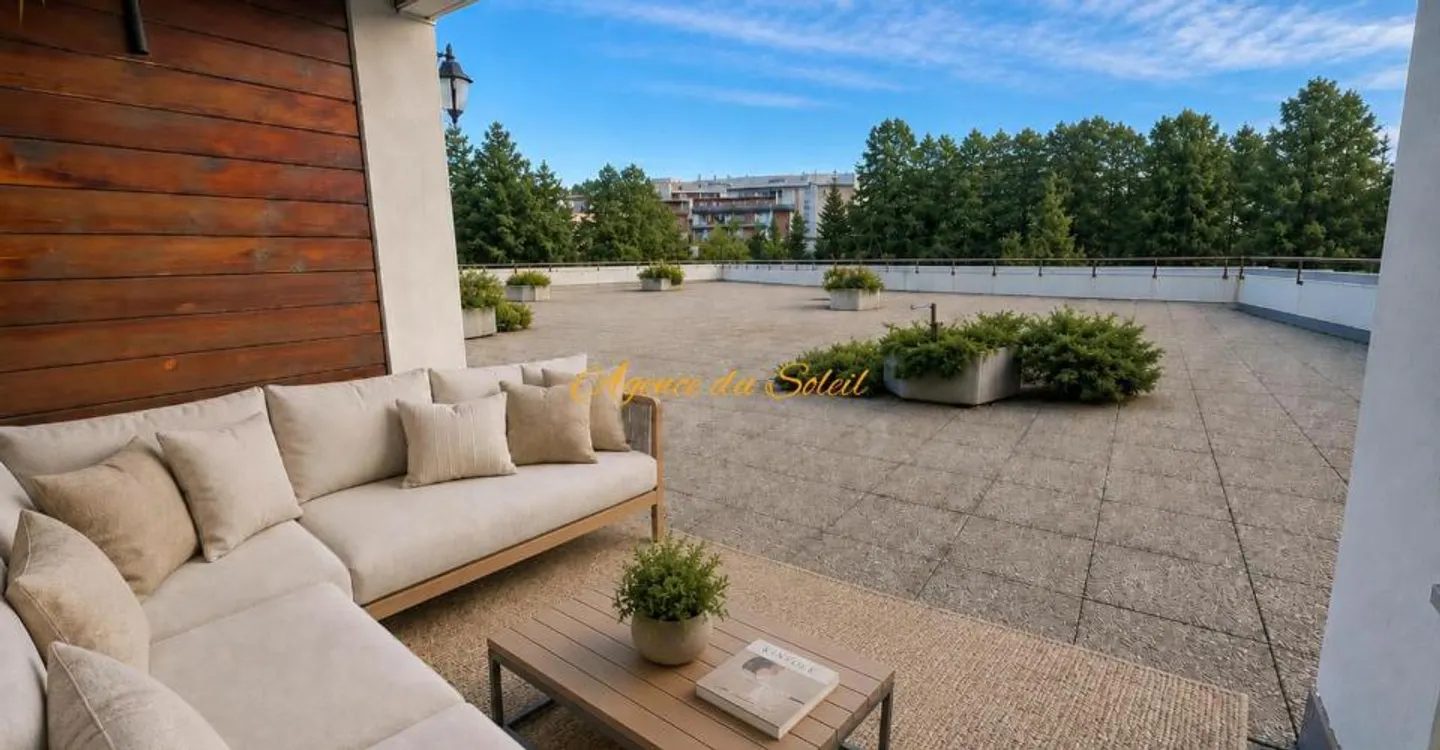 Exceptional setting for this bright 5.5 room corner apartment with large south-facing terrace! - Photo 2 of 13