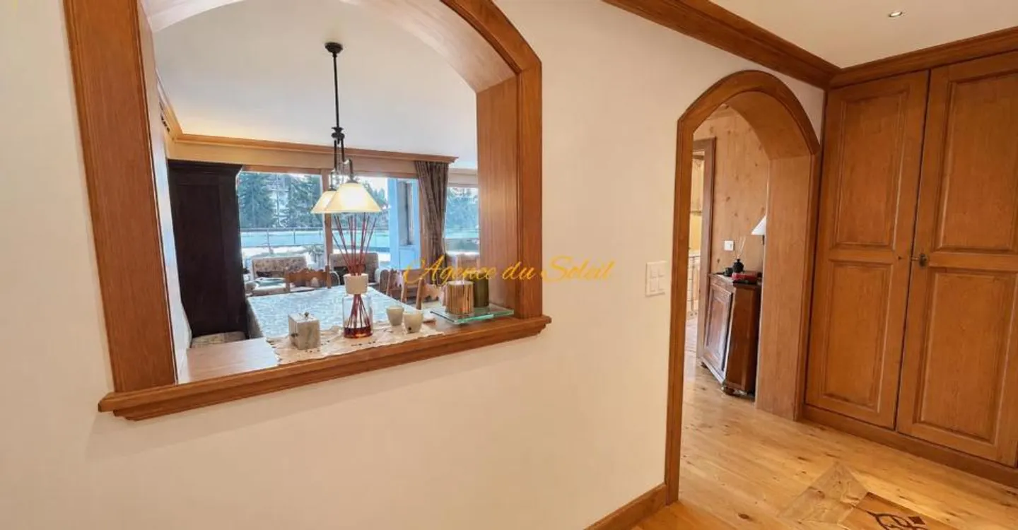 Exceptional setting for this bright 5.5 room corner apartment with large south-facing terrace! - Photo 5 of 13