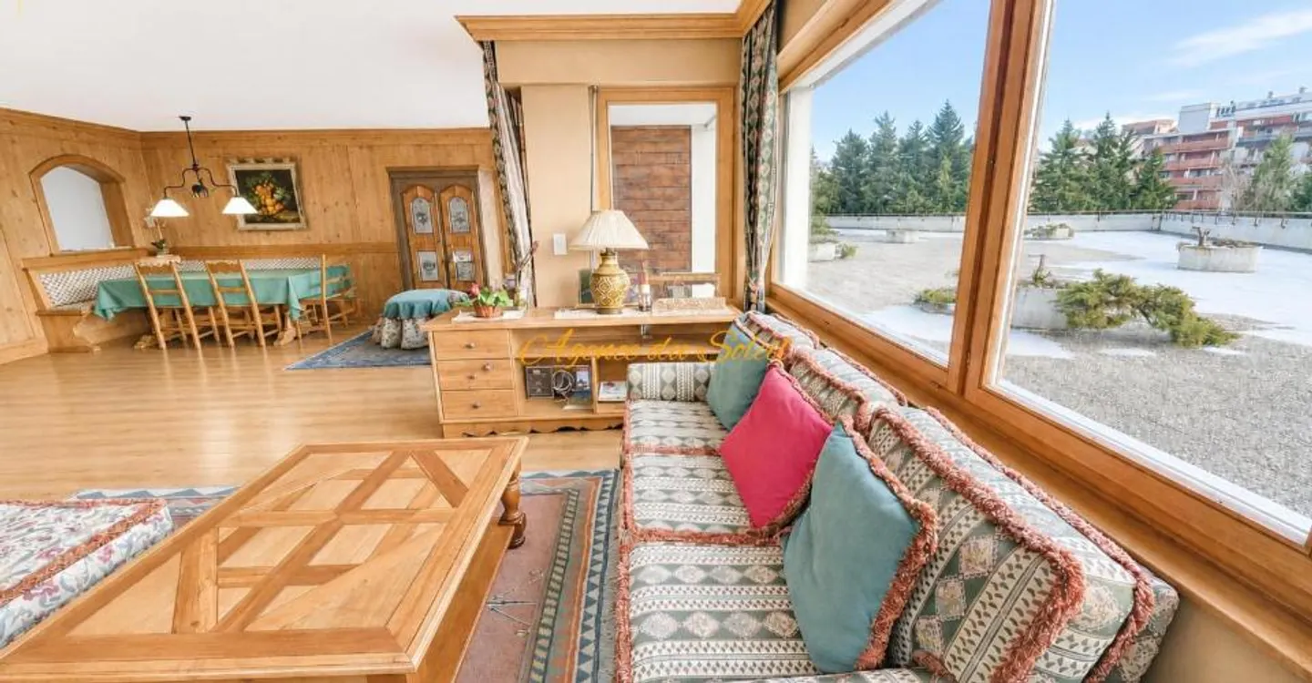 Exceptional setting for this bright 5.5 room corner apartment with large south-facing terrace! - Photo 7 of 13