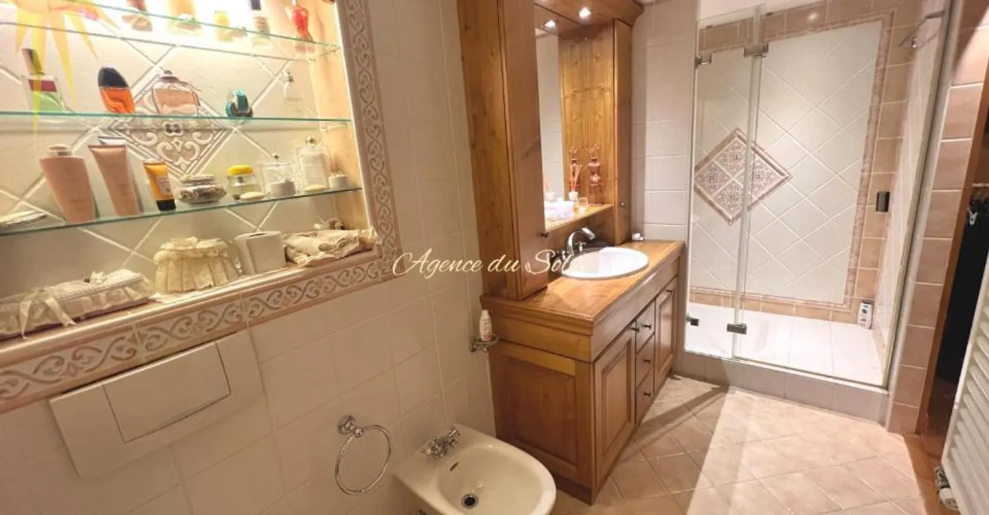 Exceptional setting for this bright 5.5 room corner apartment with large south-facing terrace! - Photo 12 of 13