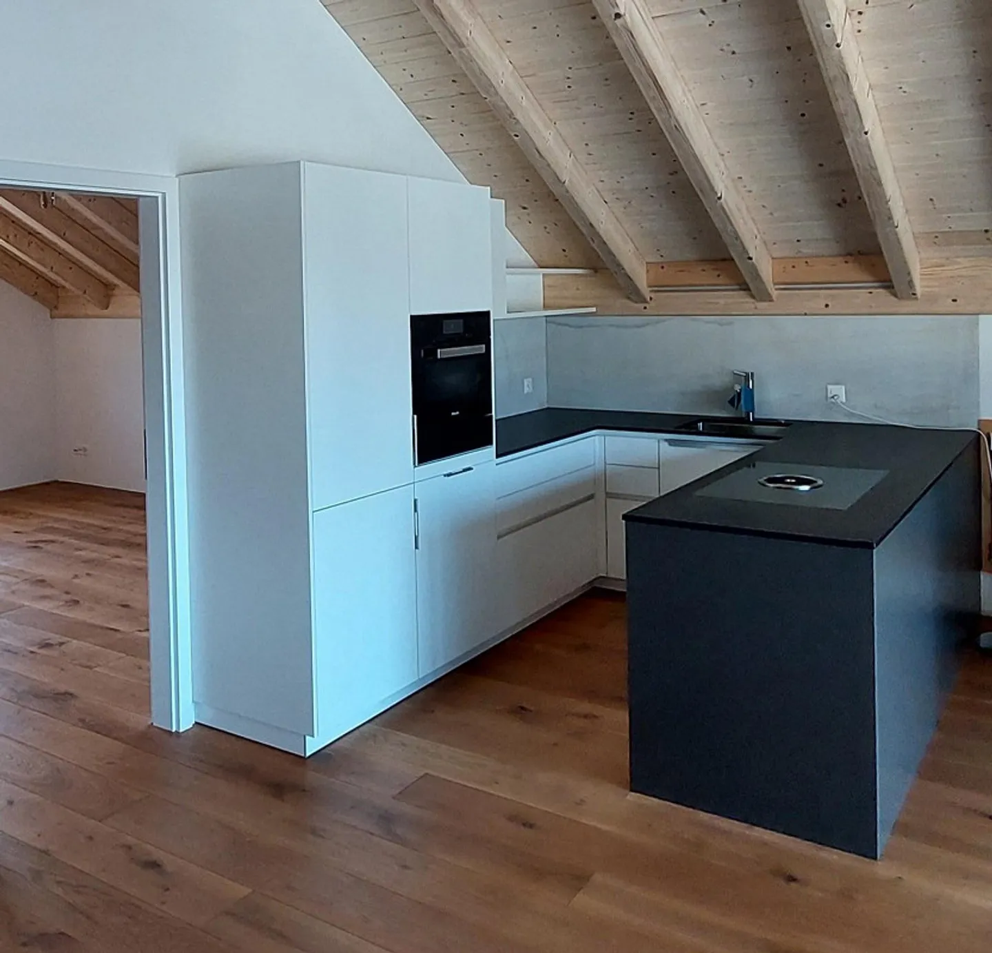 Casa indipendente e spaziosa con vista sulle montagne e sul lago - Foto 10 di 24