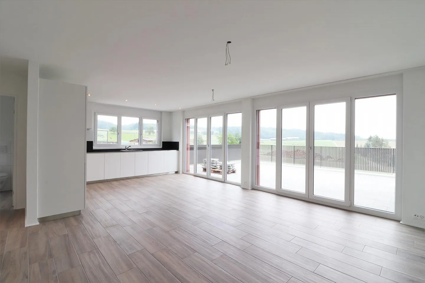 Sonnige Attikawohnung mit Aussicht - Foto 1 von 10