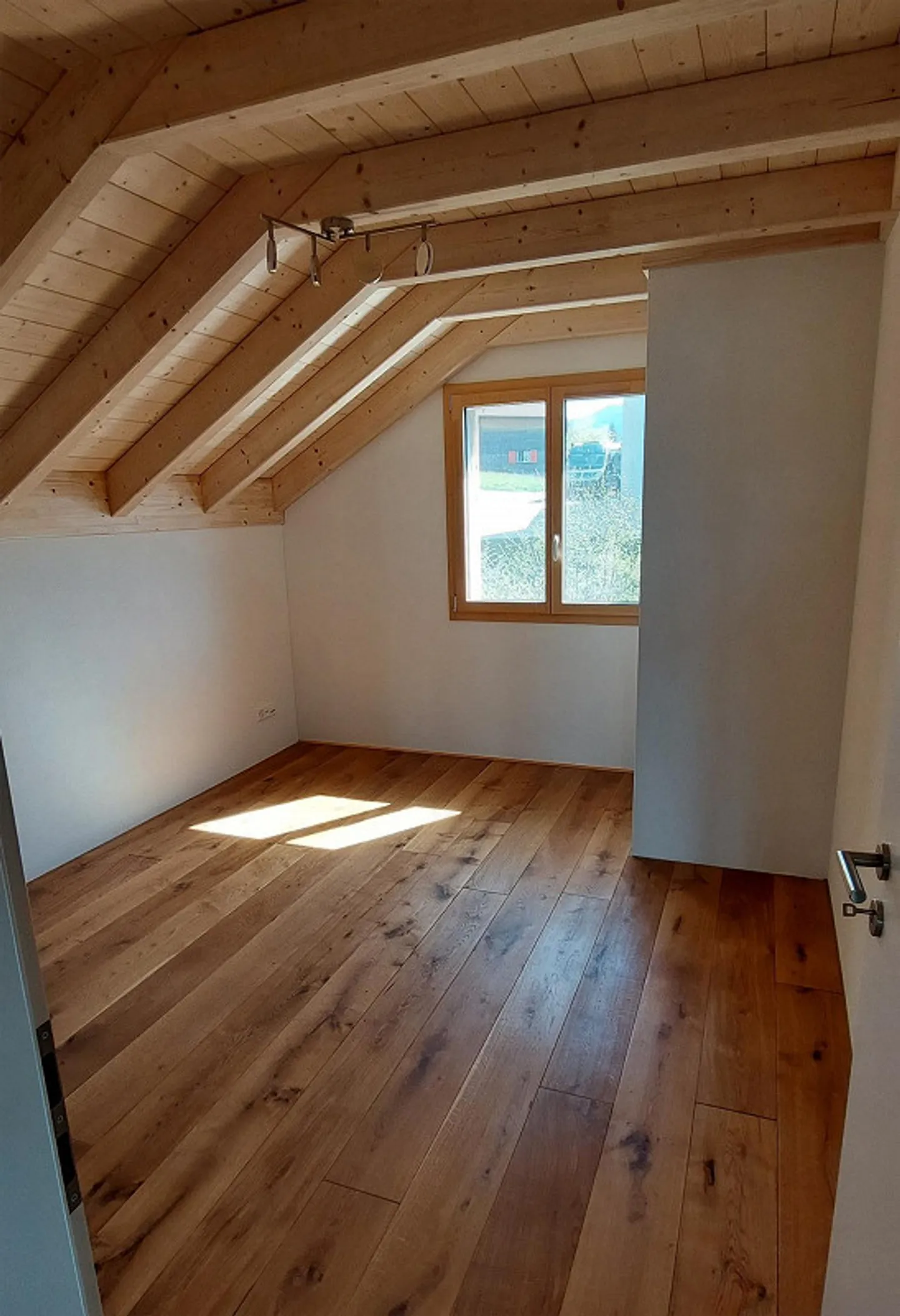Casa indipendente e spaziosa con vista sulle montagne e sul lago - Foto 12 di 24