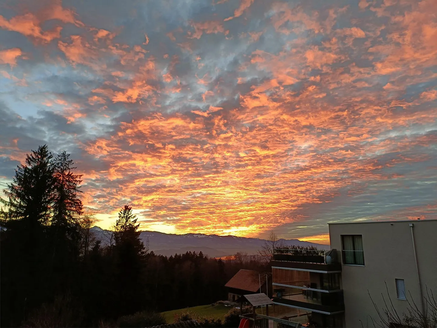 Casa indipendente e spaziosa con vista sulle montagne e sul lago - Foto 21 di 24
