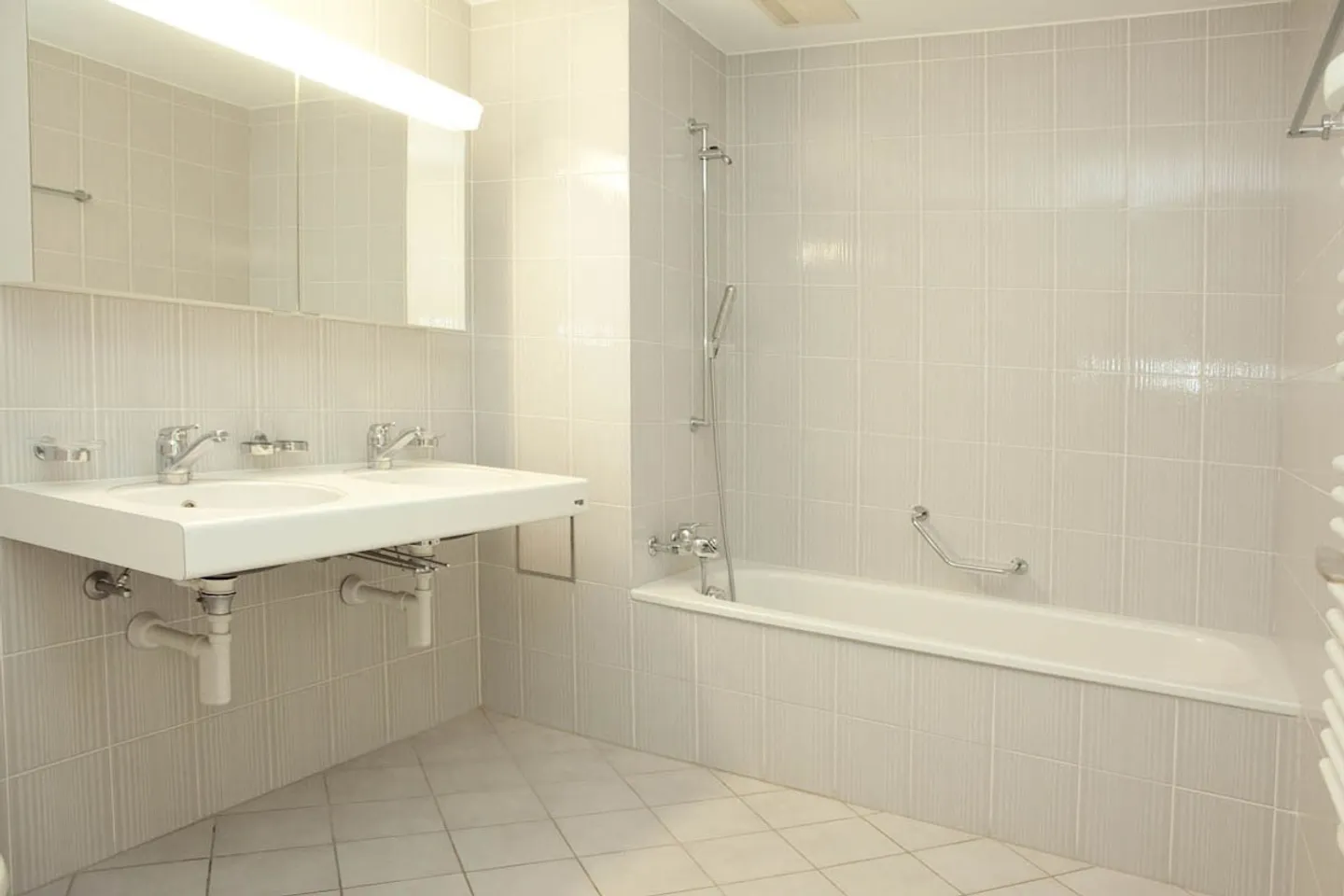 Spacious 3.5-Room Apartment - Photo 6 of 7