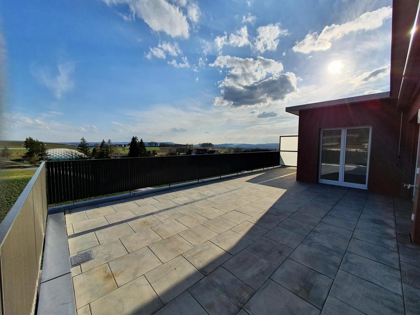 Sonnige Attikawohnung mit Aussicht - Foto 9 von 10