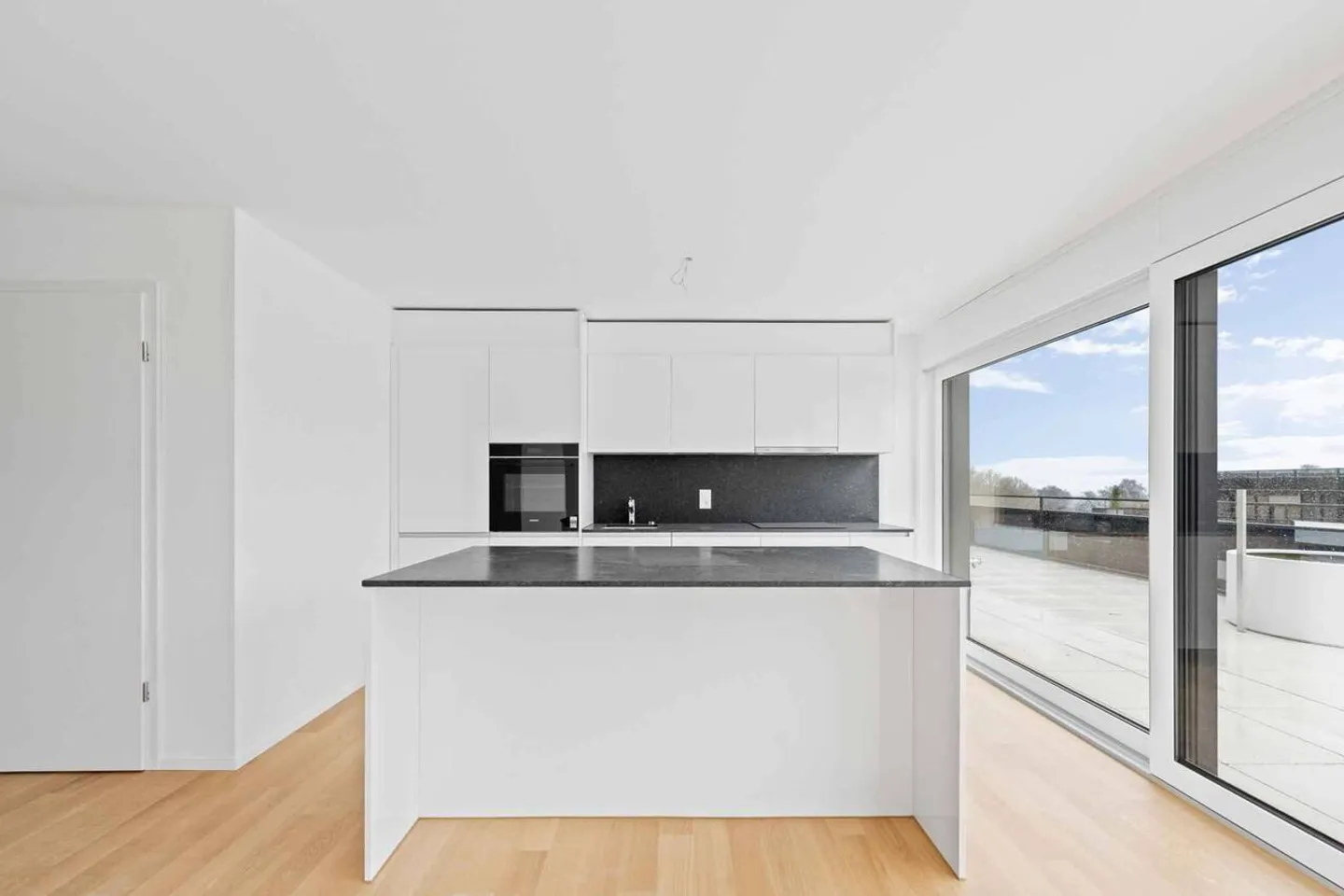 Neues Penthouse mit 5,5 Zimmern und 50 m2 Terrasse - Foto 4 von 7