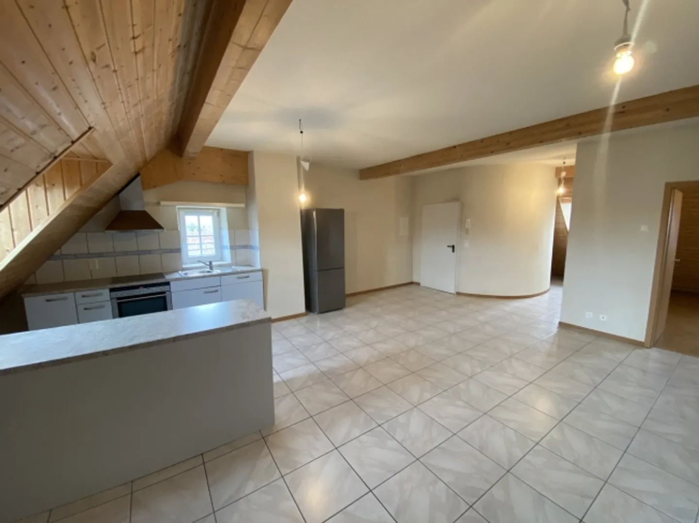 Charming 3.5-room duplex in the old town - Photo 4 of 15