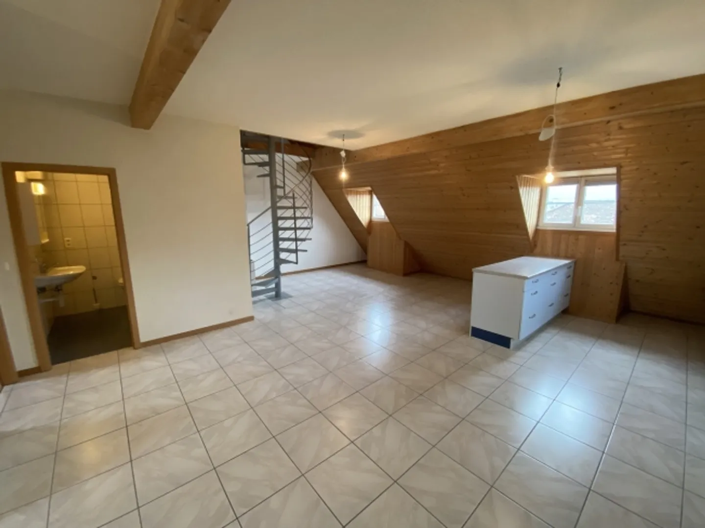 Charming 3.5-room duplex in the old town - Photo 5 of 15