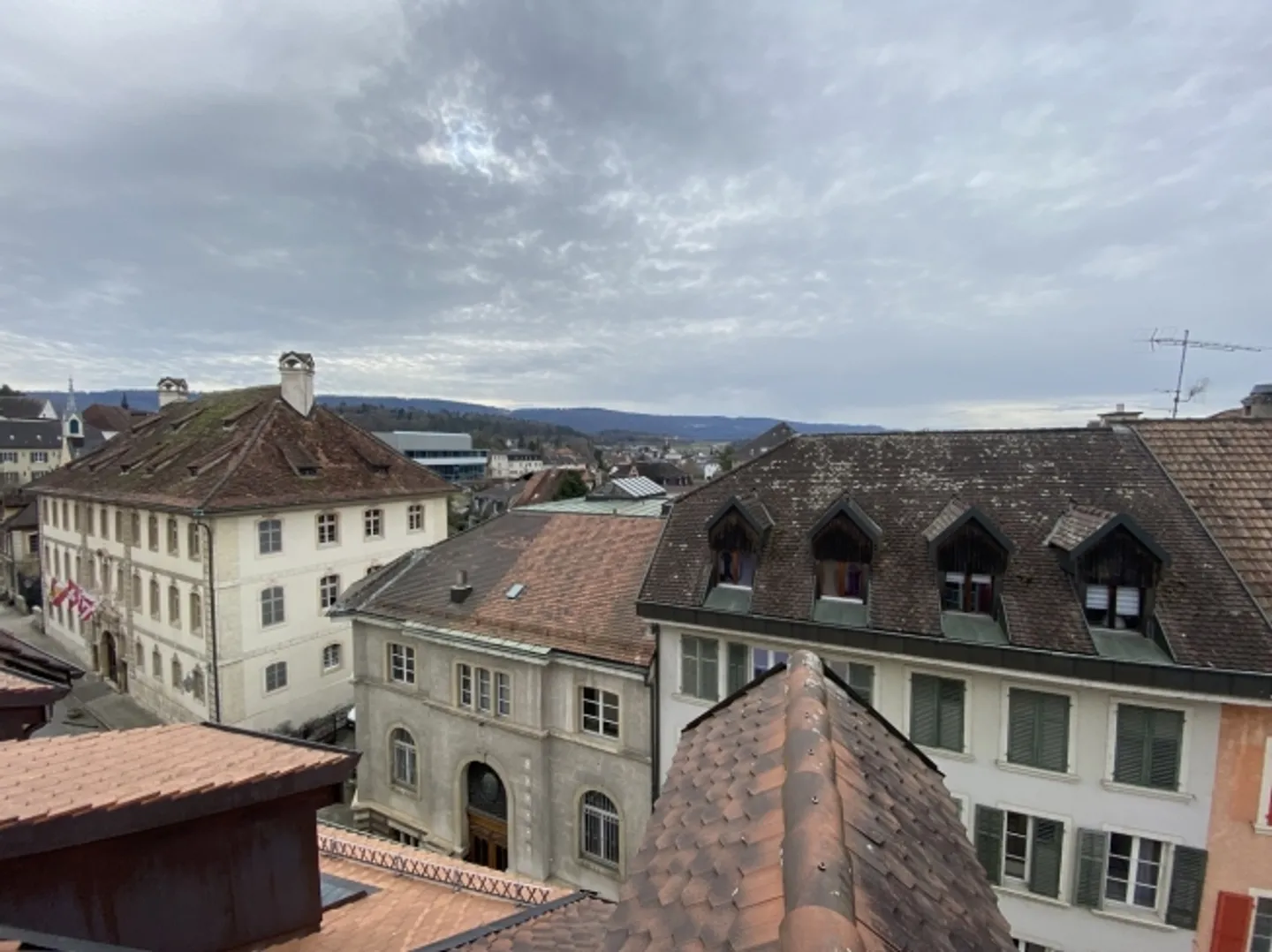 Charming 3.5-room duplex in the old town - Photo 14 of 15