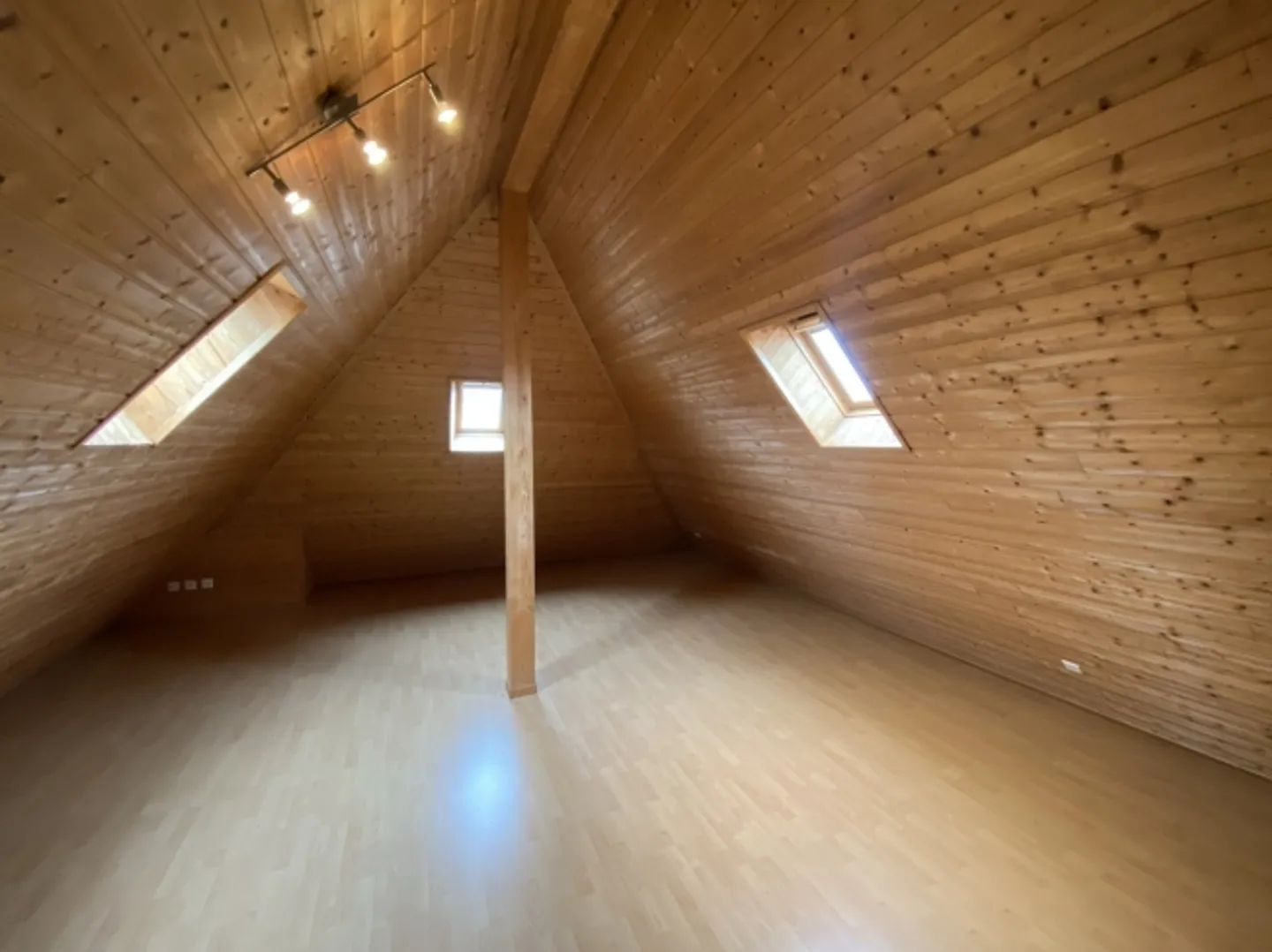 Charming 3.5-room duplex in the old town - Photo 10 of 15