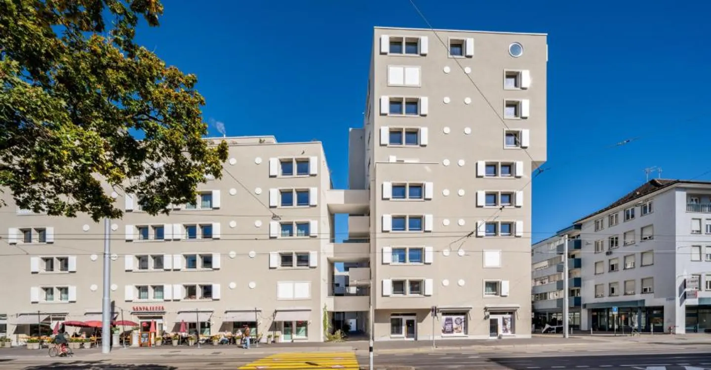 Summer Special - Move in now and receive a CHF 2,000 moving voucher - Photo 1 of 8