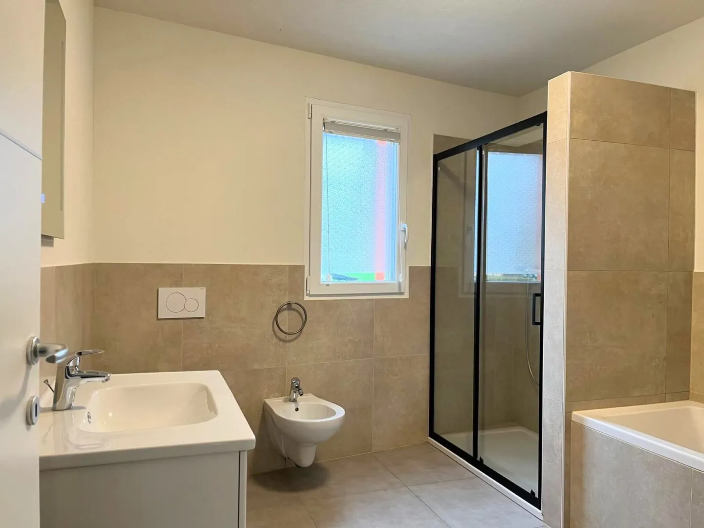 SPACIOUS AND MODERN 4.5 ROOMS IN MALVAGLIA - Photo 8 of 14