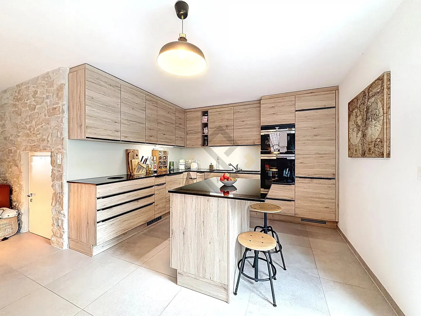 Spacious Apartment with Terraces - Photo 5 of 15