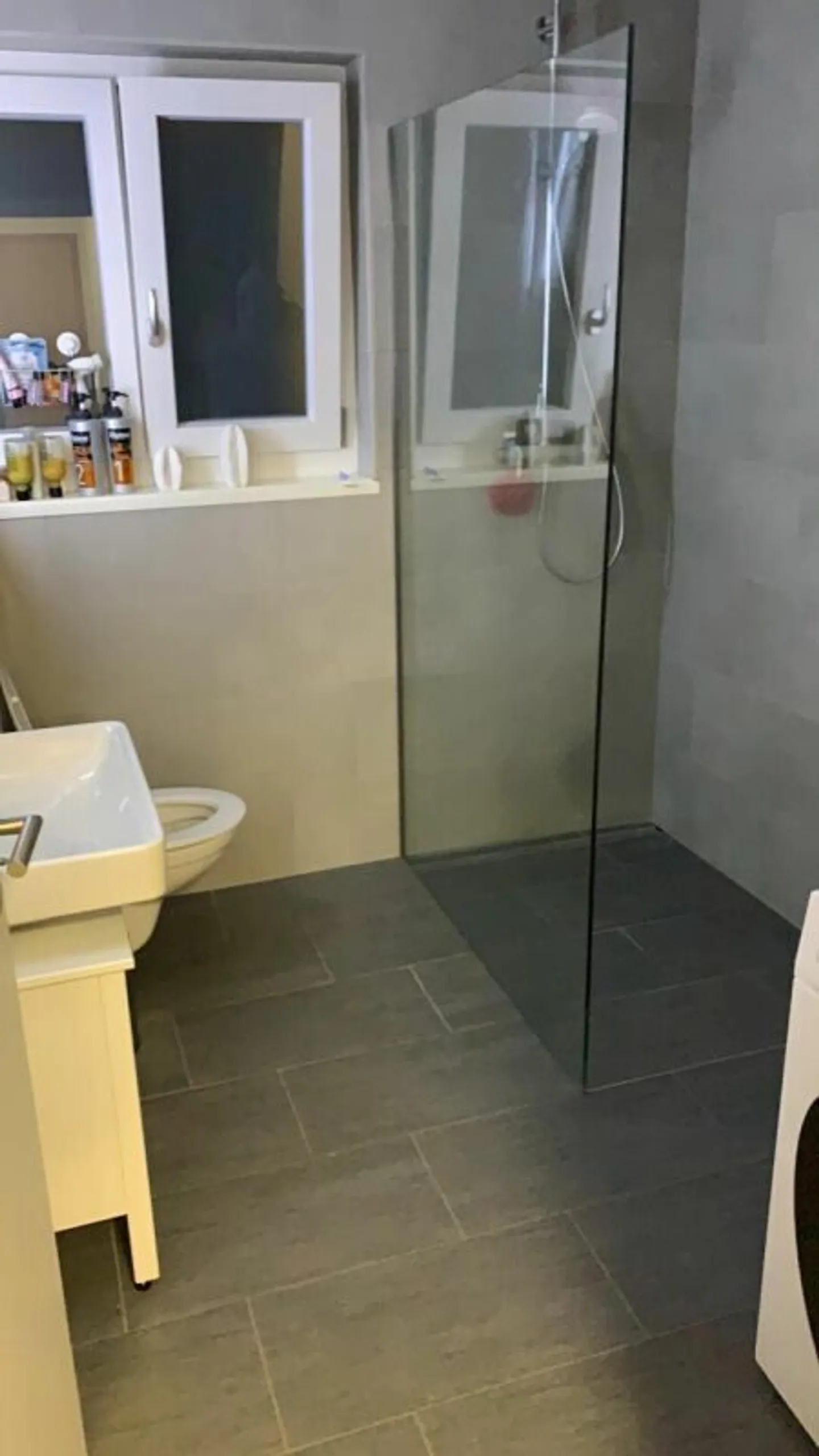 geräumige 3,5 Zimmer helle Wohnung mit Balkon und Außenparkplatz - Foto 7 von 8