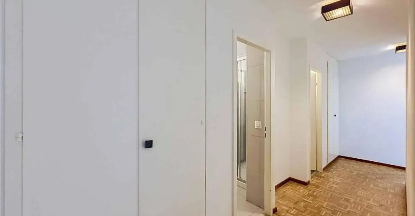 Familienwohnung mit 5,5 Zimmern und zwei Balkonen - Foto 8 von 12