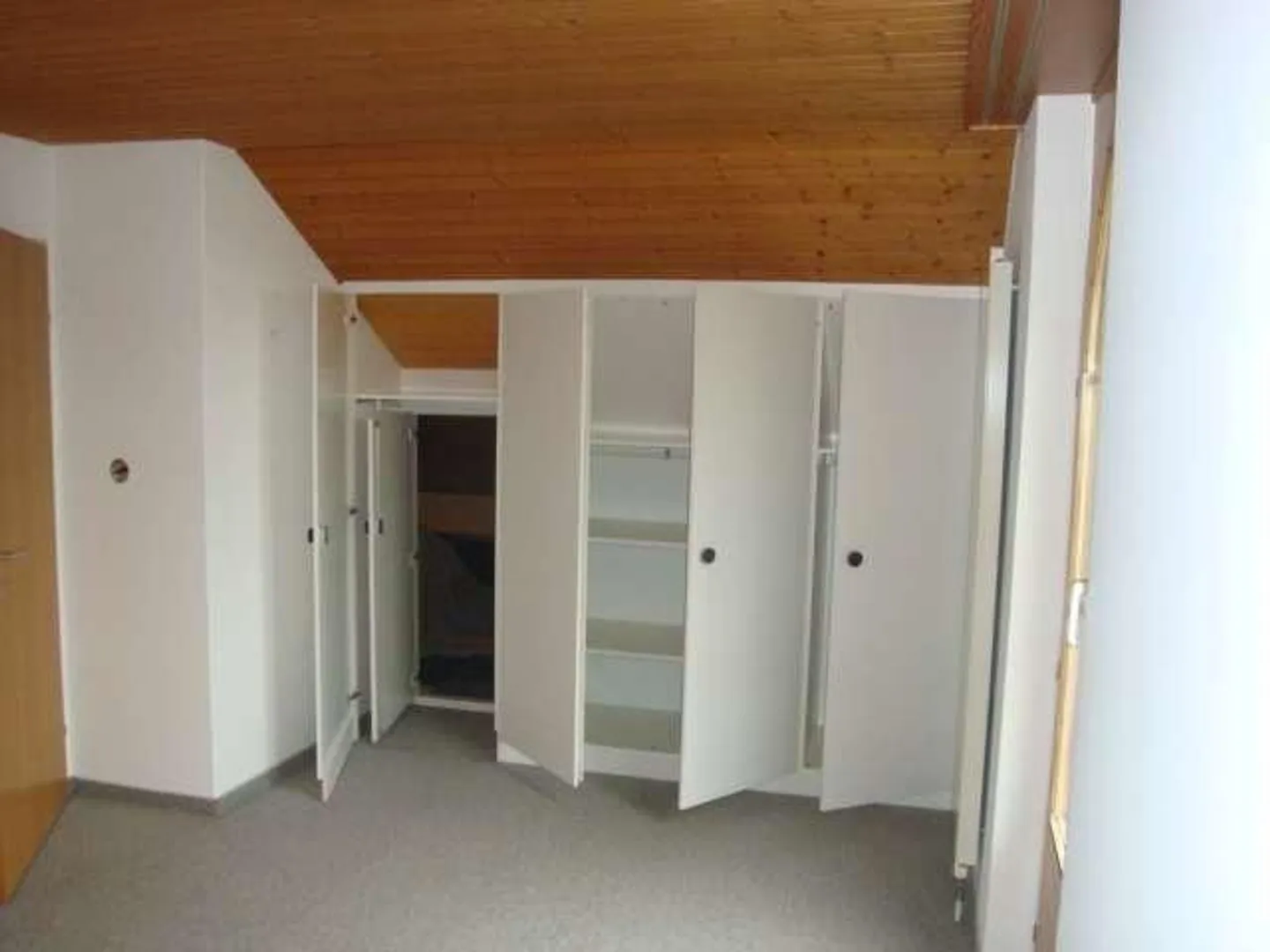 Charmante Appartement sous les combles avec cheminée - Photo 5 sur 8