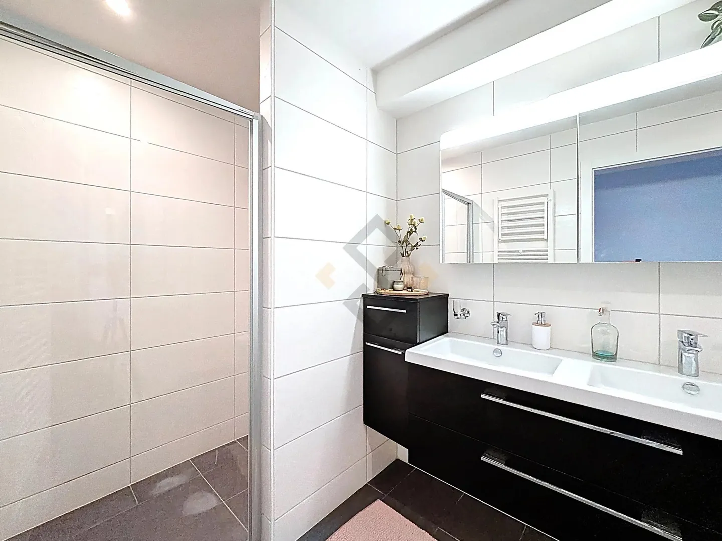 Spacious Apartment with Terraces - Photo 10 of 15