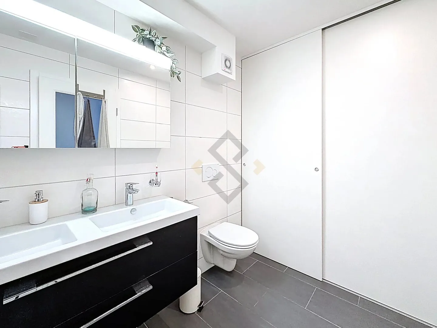 Spacious Apartment with Terraces - Photo 11 of 15