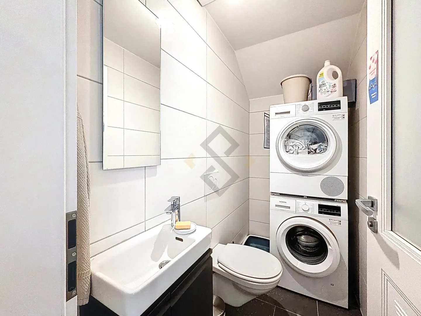 Spacious Apartment with Terraces - Photo 12 of 15