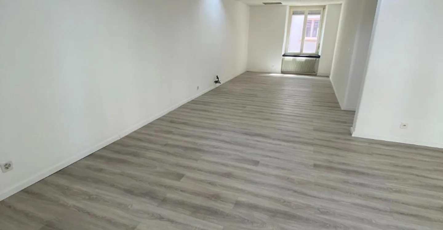 Sehr schöne Büros / Gewerbeflächen von 90 m2 in Delémont - Foto 4 von 10