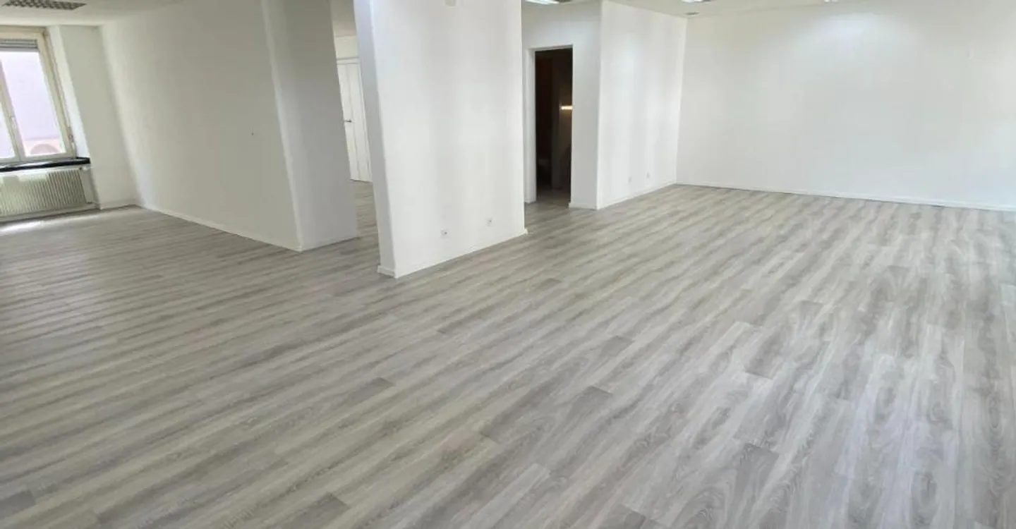 Sehr schöne Büros / Gewerbeflächen von 90 m2 in Delémont - Foto 7 von 10