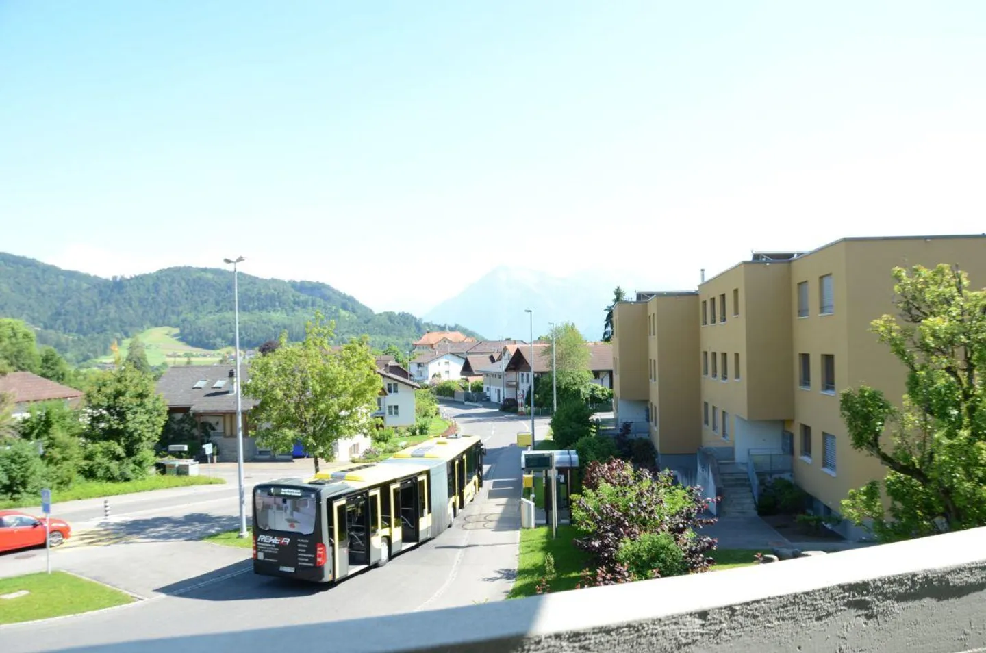 Sunny 2.5-room apartment for rent - Photo 1 of 7