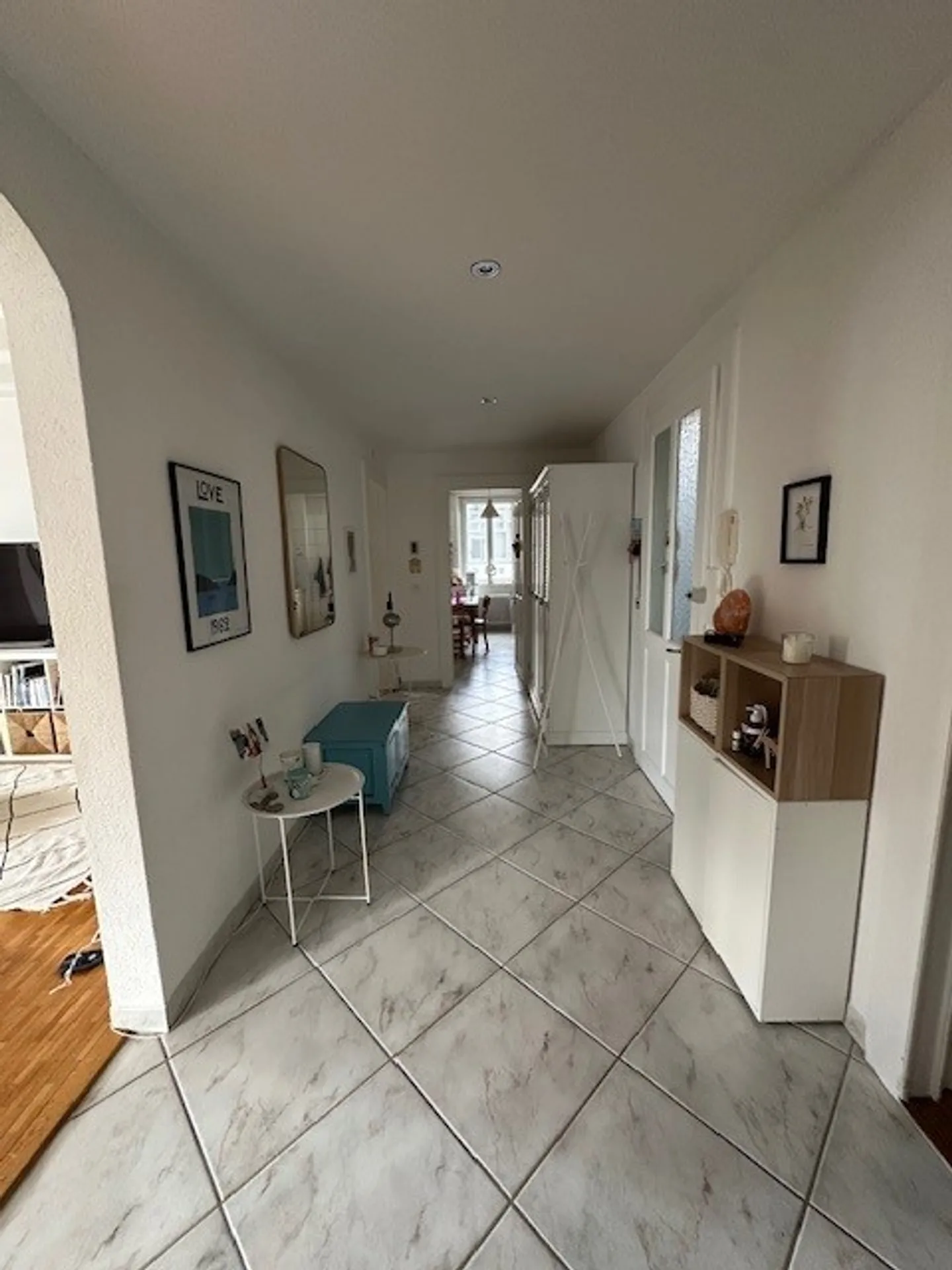 Apartment for rent - Photo 2 of 9