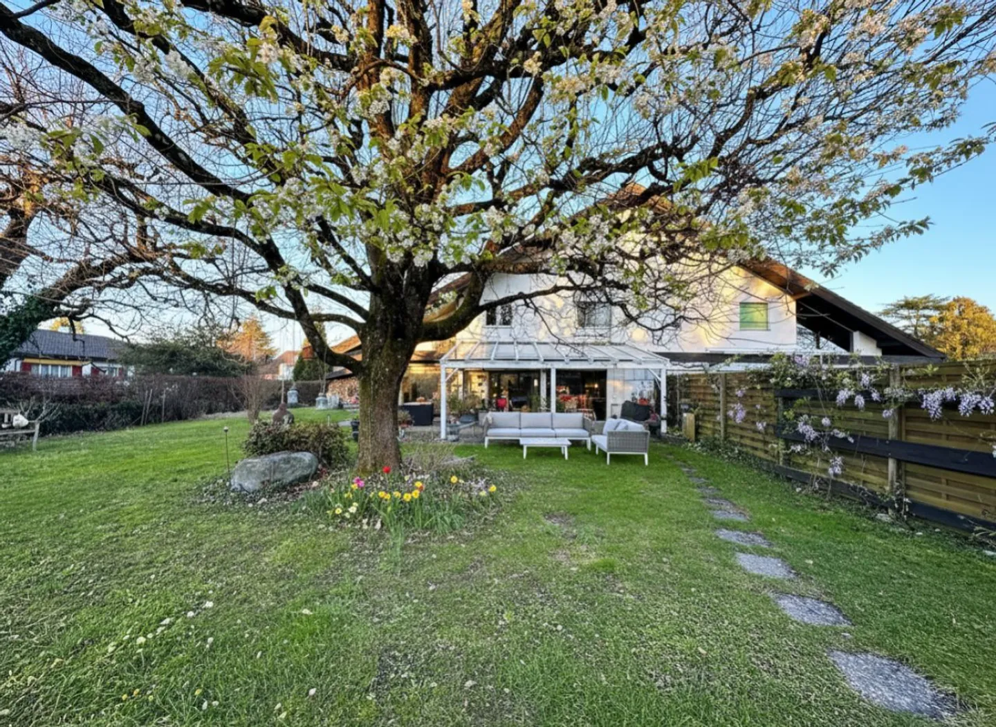 Belle maison meublée 6 mois / 5 chambres / jardin et piscine - Photo 11 sur 12