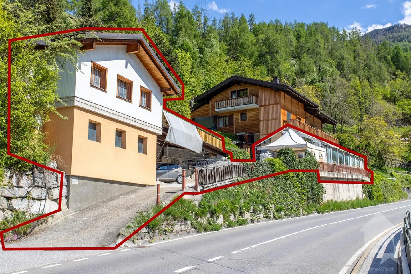 Opportunity: large workshop of 137 m² with second building, 98 m² - Photo 2 of 11