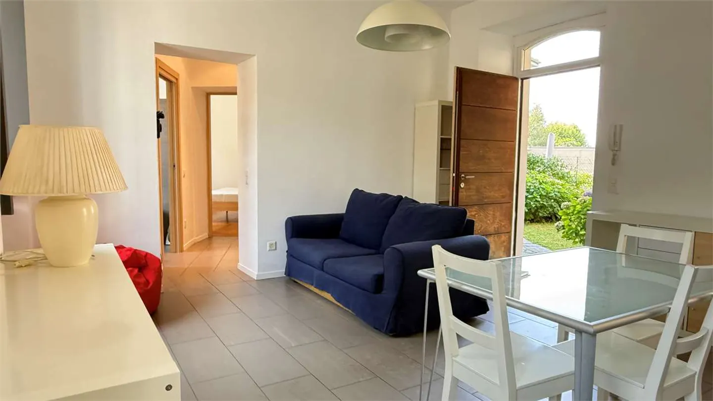 Charmante 2,5-Zimmer-Wohnung mit Garten und Parkplatz - Foto 7 von 14