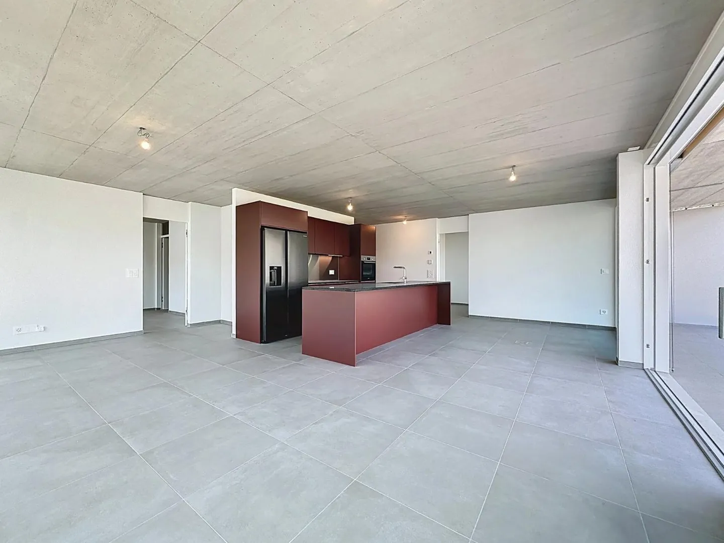 Attique lumineux avec vaste balcon - Photo 2 sur 12