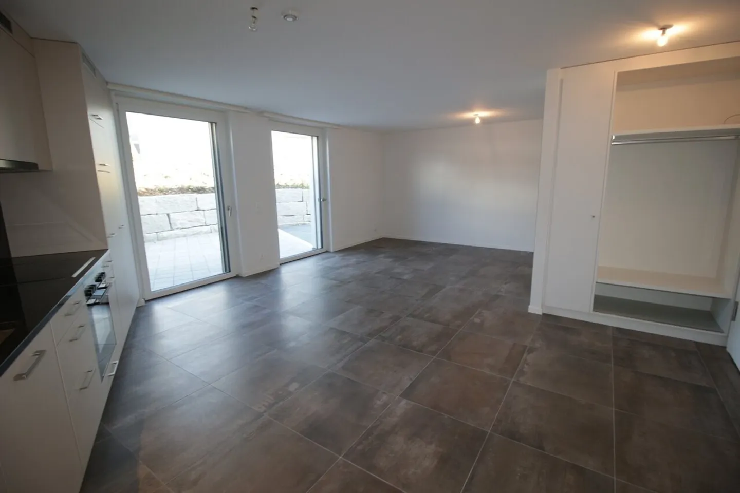 Zeitgemäße Wohnung mit Terrasse - Foto 2 von 12