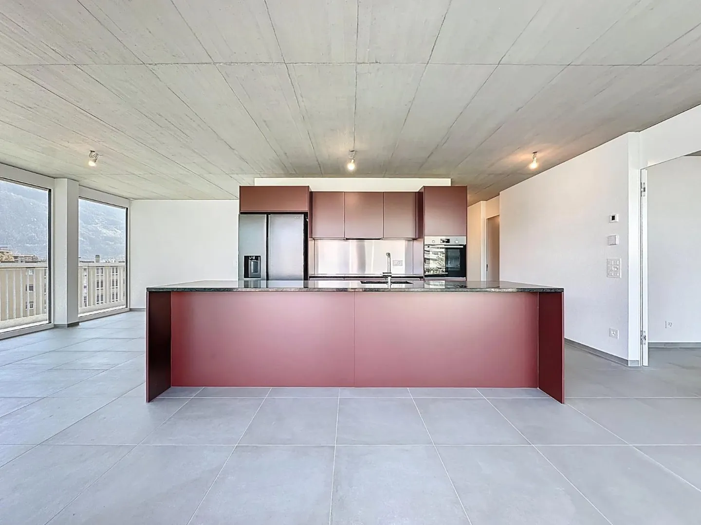 Attique lumineux avec vaste balcon - Photo 1 sur 12